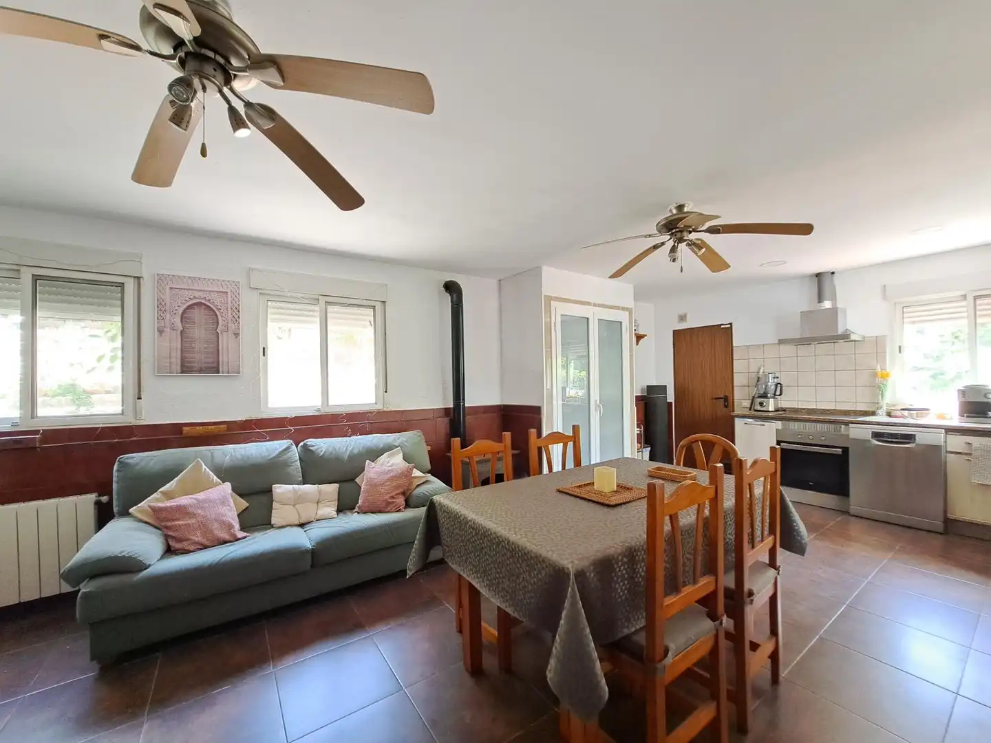Sala d'estar de Casa o xalet en venda en Castellví de Rosanes amb Calefacció, Jardí privat i Terrassa