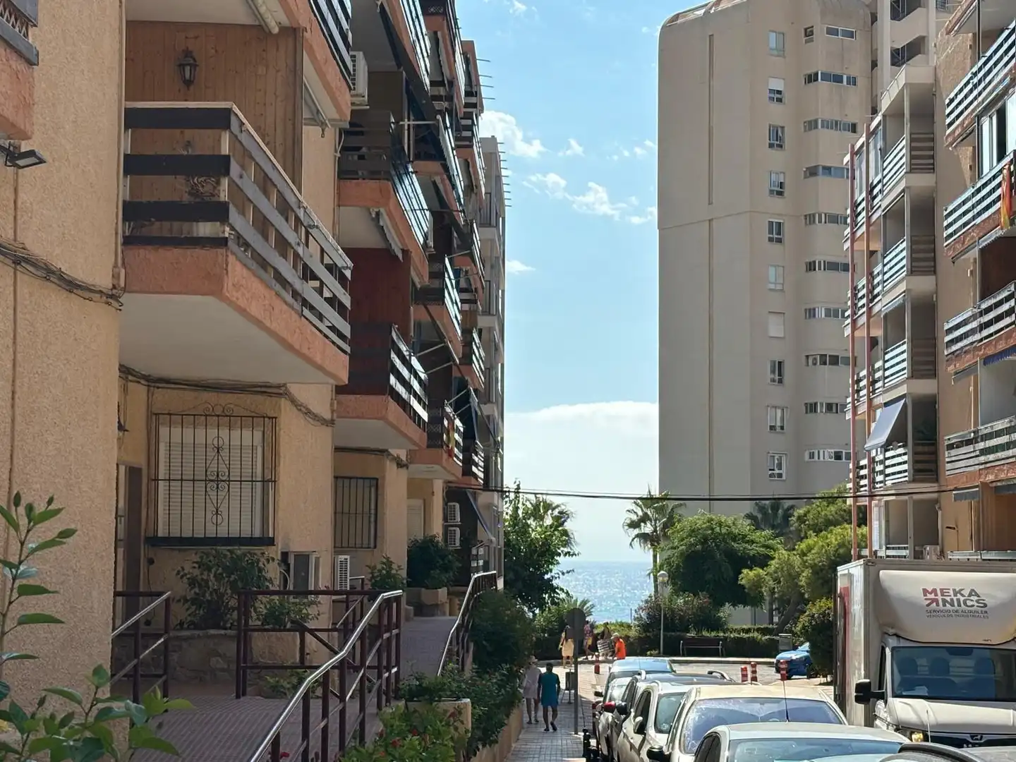 Vista exterior de Planta baja en venta en El Campello