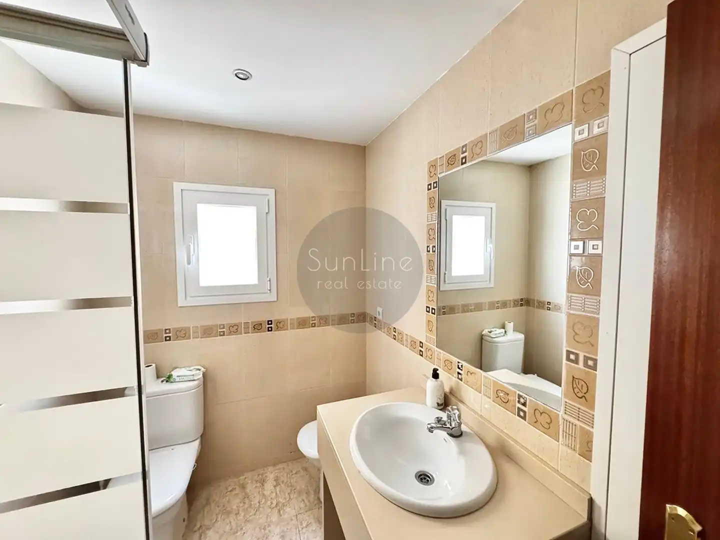 Baño de Piso en venta en Quart de Poblet con Aire acondicionado, Trastero y Amueblado