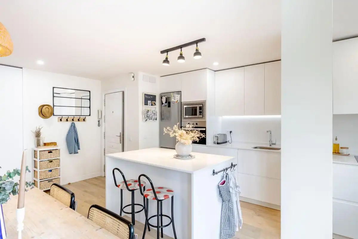 Küche von Wohnung zum Verkauf in Madrid mit Klimaanlage, Heizung und Privatgarten