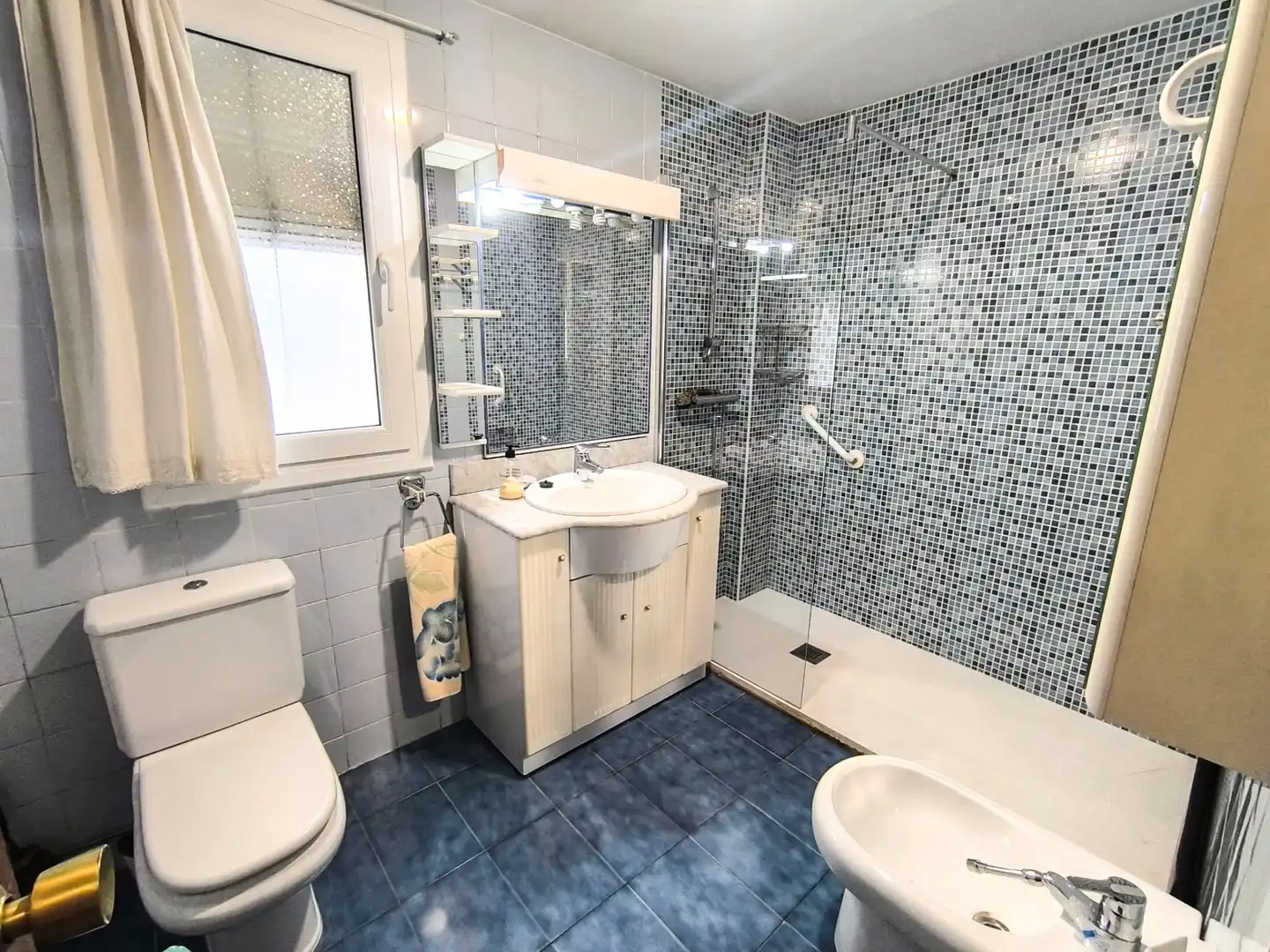 Baño de Piso en venta en Zaragoza con Calefacción, Amueblado y Horno