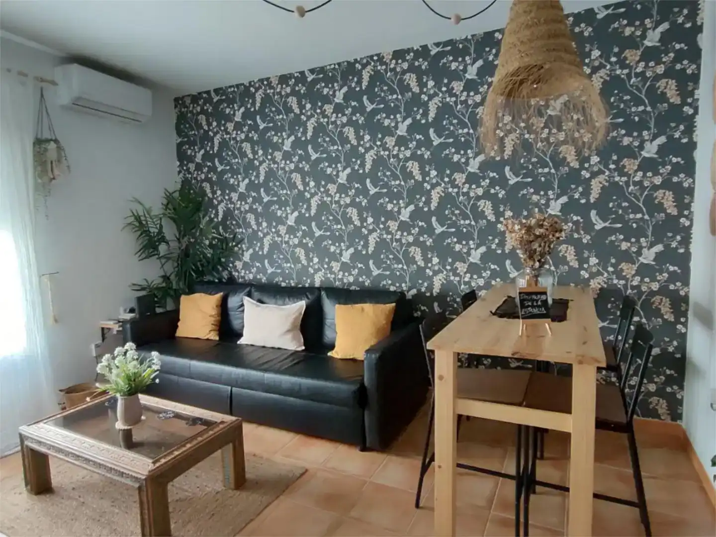 Living room of Flat for sale in El Bosque  with Air Conditioner and Balcony