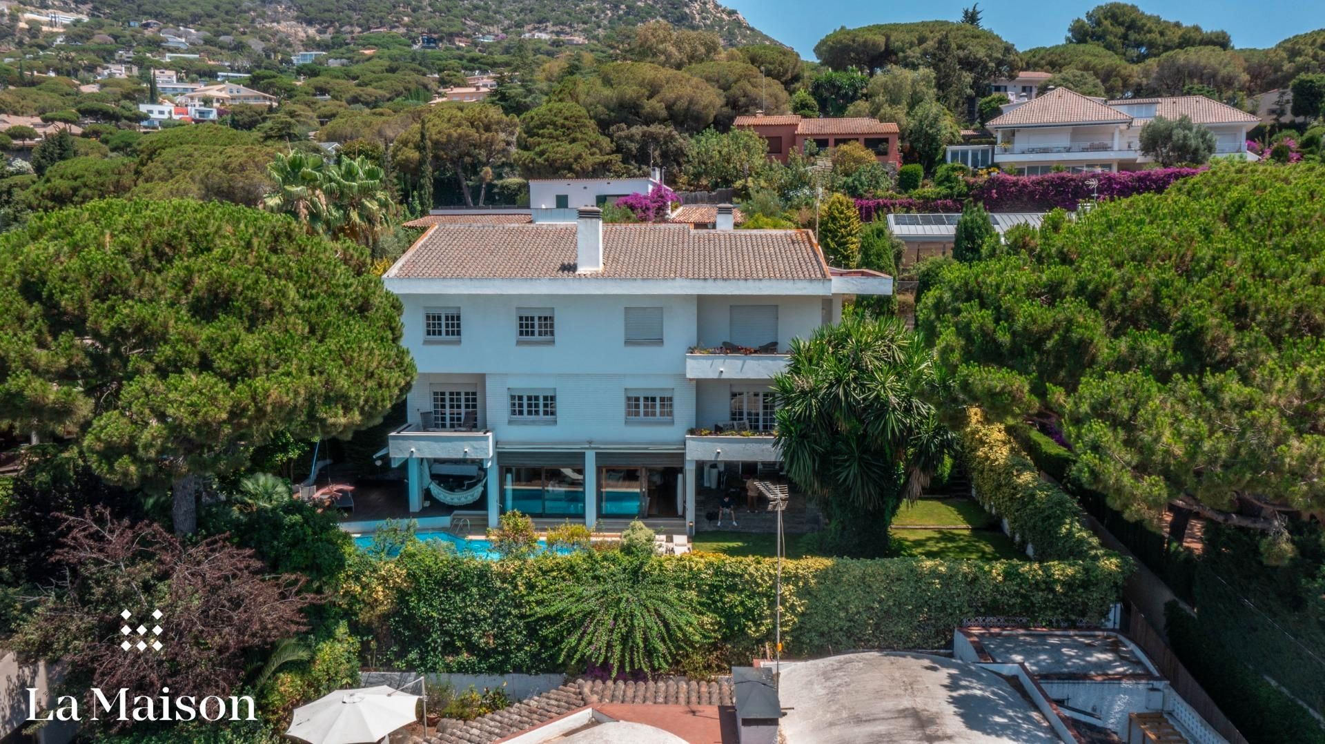 Vista exterior de Casa o xalet en venda en Cabrils amb Calefacció, Jardí privat i Parquet