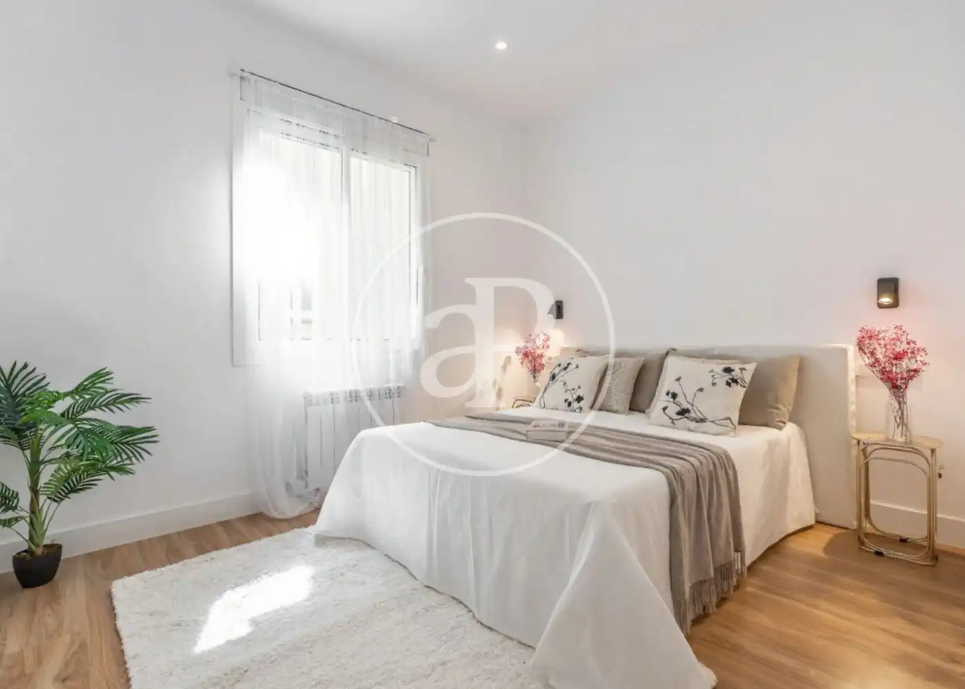 Bedroom of Flat for sale in Madrid  with Air Conditioner, Heating and Balcony