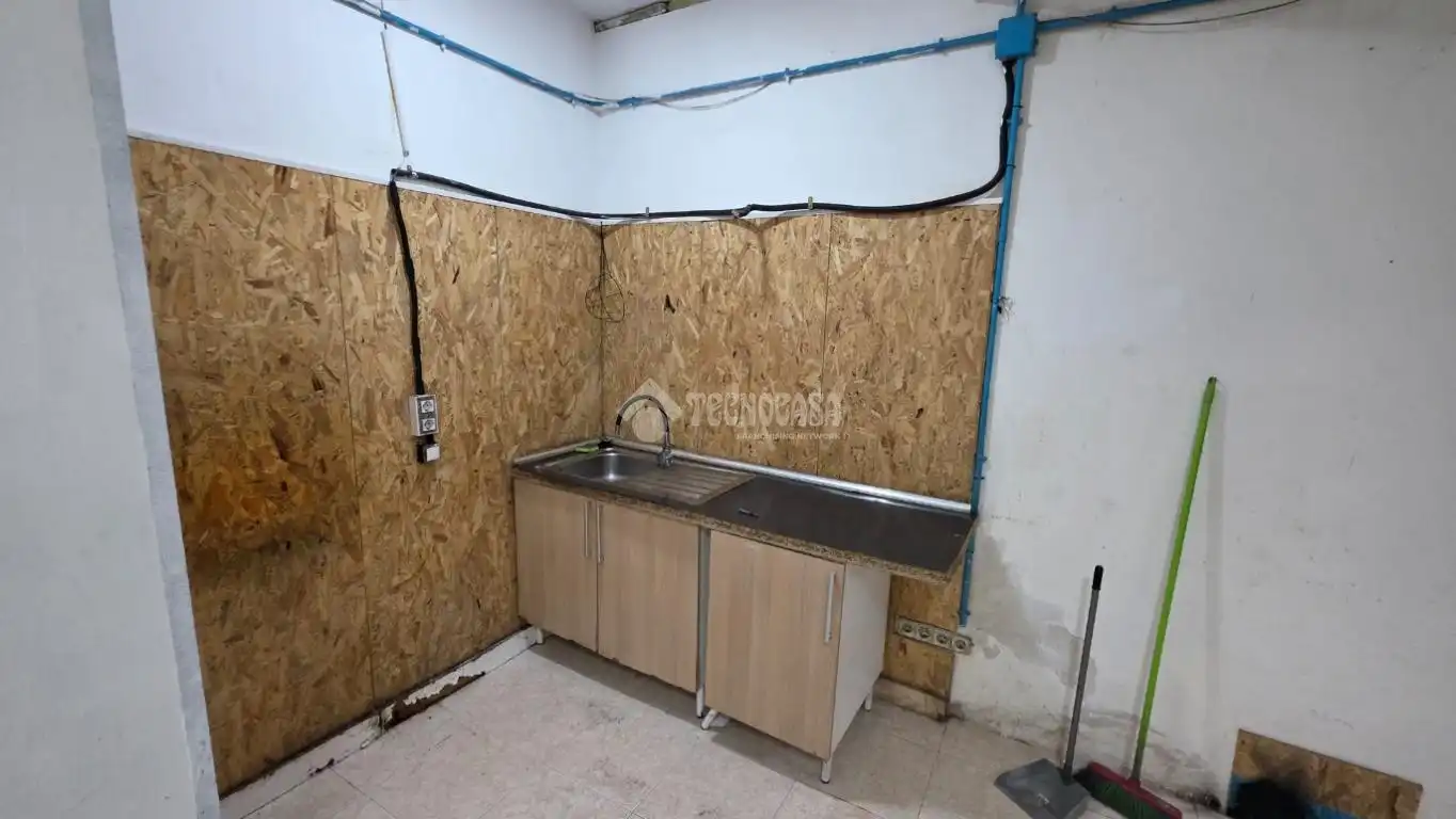 Cocina de Local en venta en Madrid con Calefacción