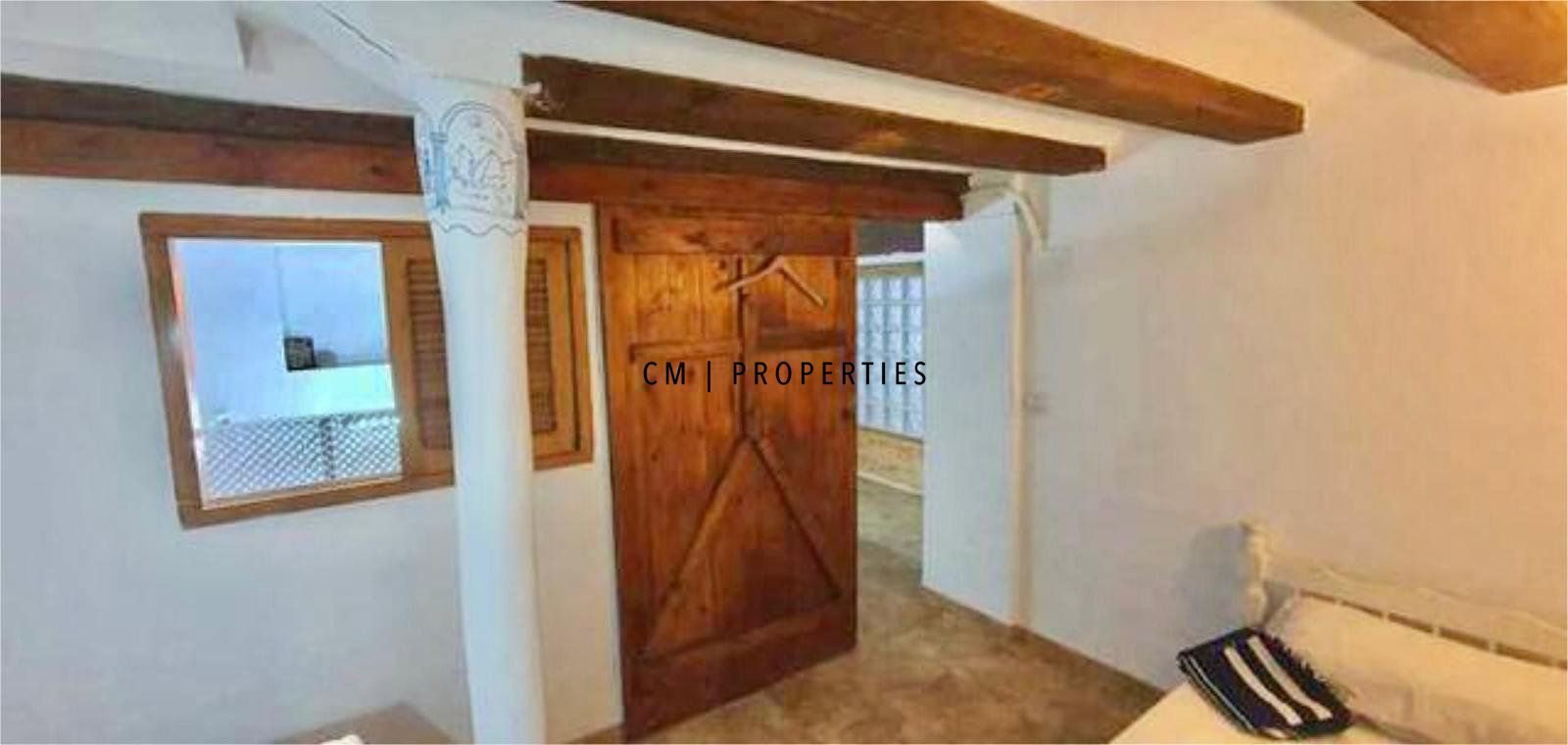 House or chalet for sale in  Valencia Capital  with Furnished
