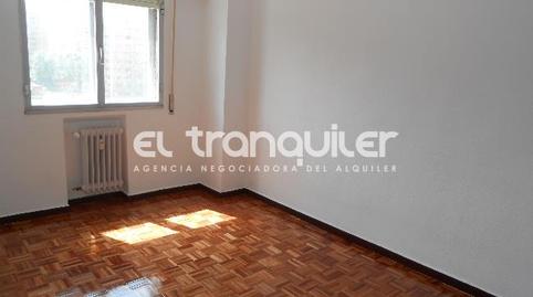 Foto 3 de Piso de alquiler en Calle Santiago de Compostela, La Paz, Madrid