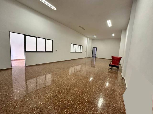 Local comercial en Venta en Santos Justo y Pastor en L'Amistat