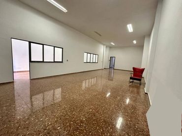 Business premises for sale in Calle Santos Justo y Pastor
