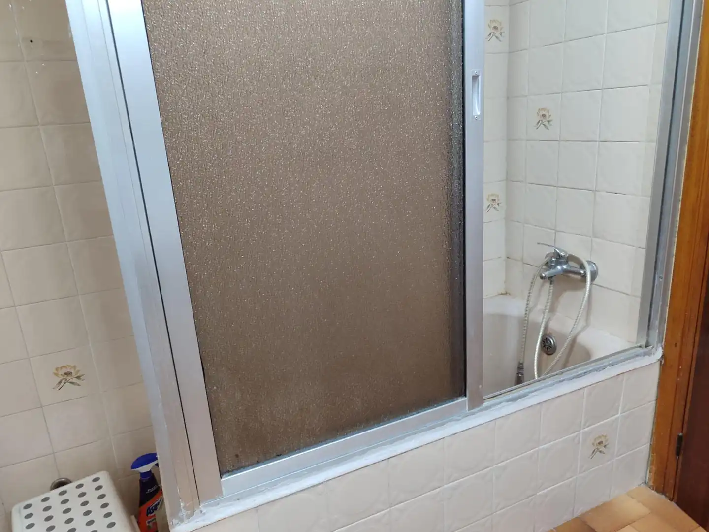 Bany de Pis en venda en Oviedo  amb Calefacció