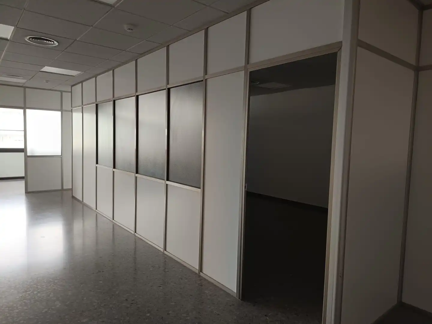 Office for rent in Granollers  with Air Conditioner, Heating and Internet