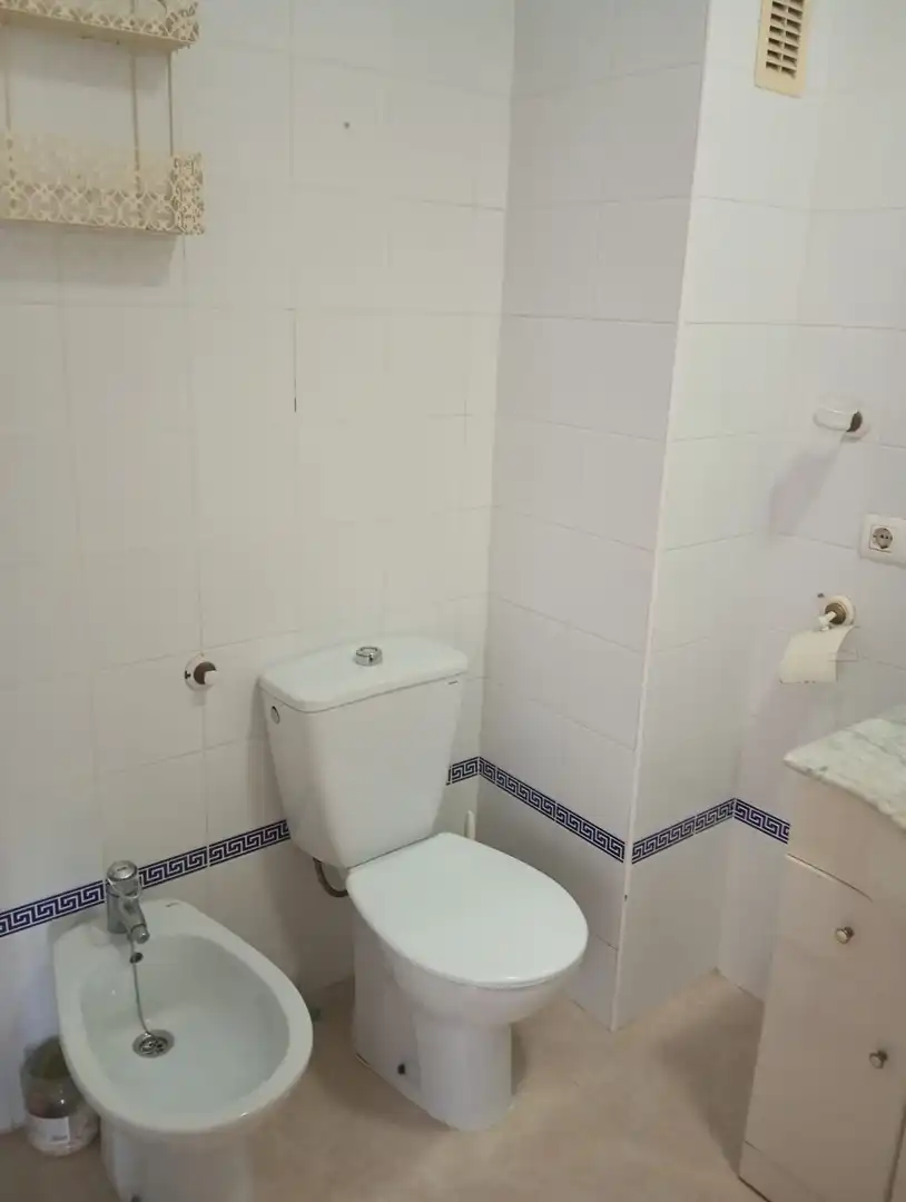 Bathroom of Flat for sale in Gines  with Air Conditioner, Heating and Terrace