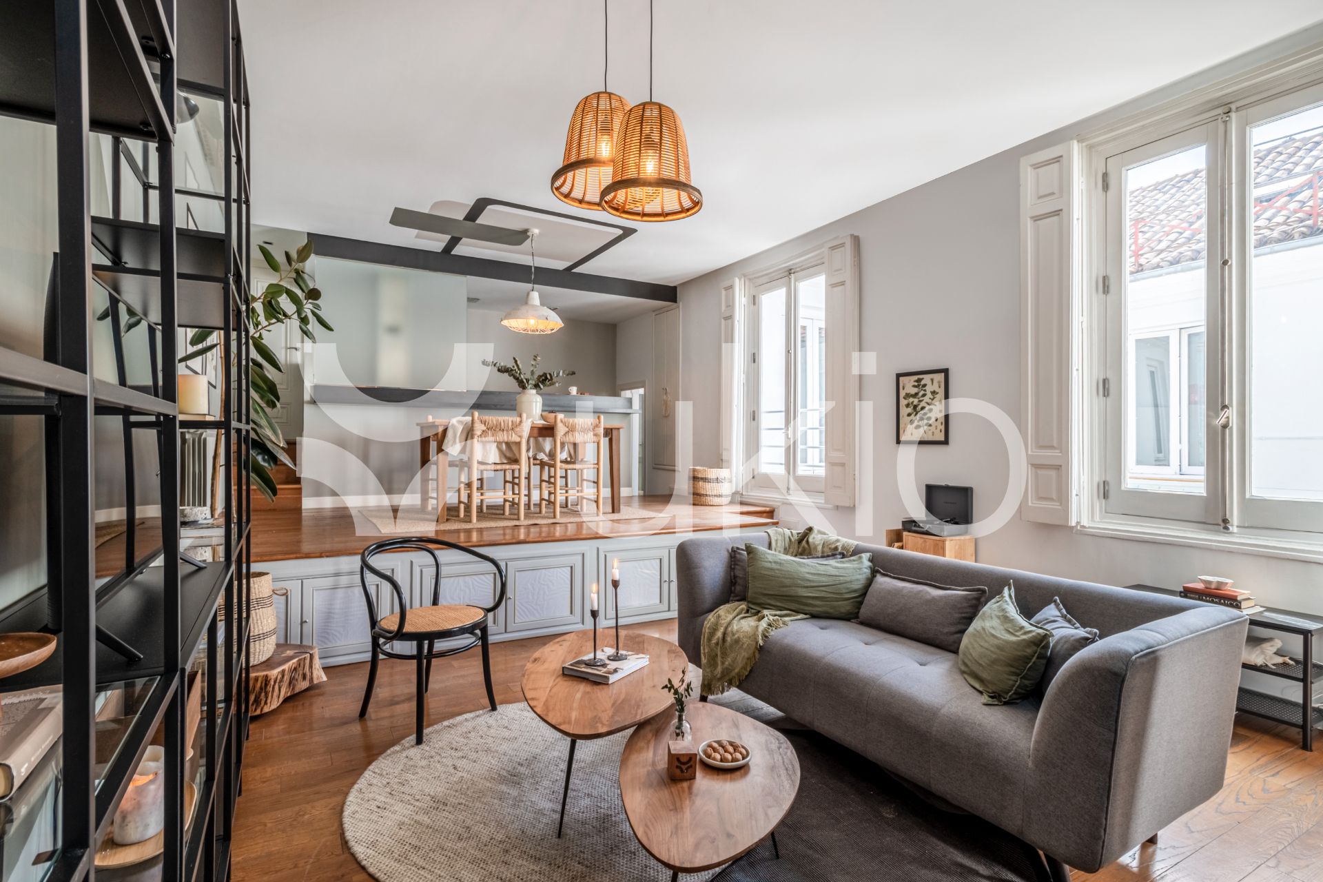 Sala d'estar de Apartament de lloguer en  Madrid Capital amb Aire condicionat, Calefacció i Moblat