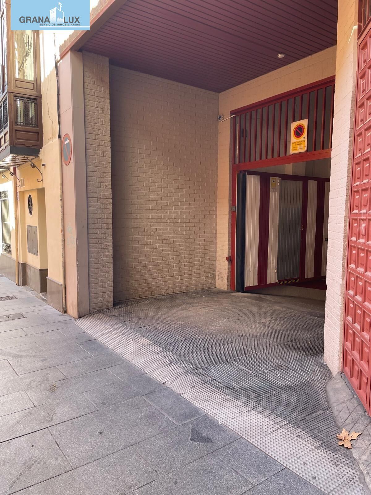 Garage to rent in  Granada Capital