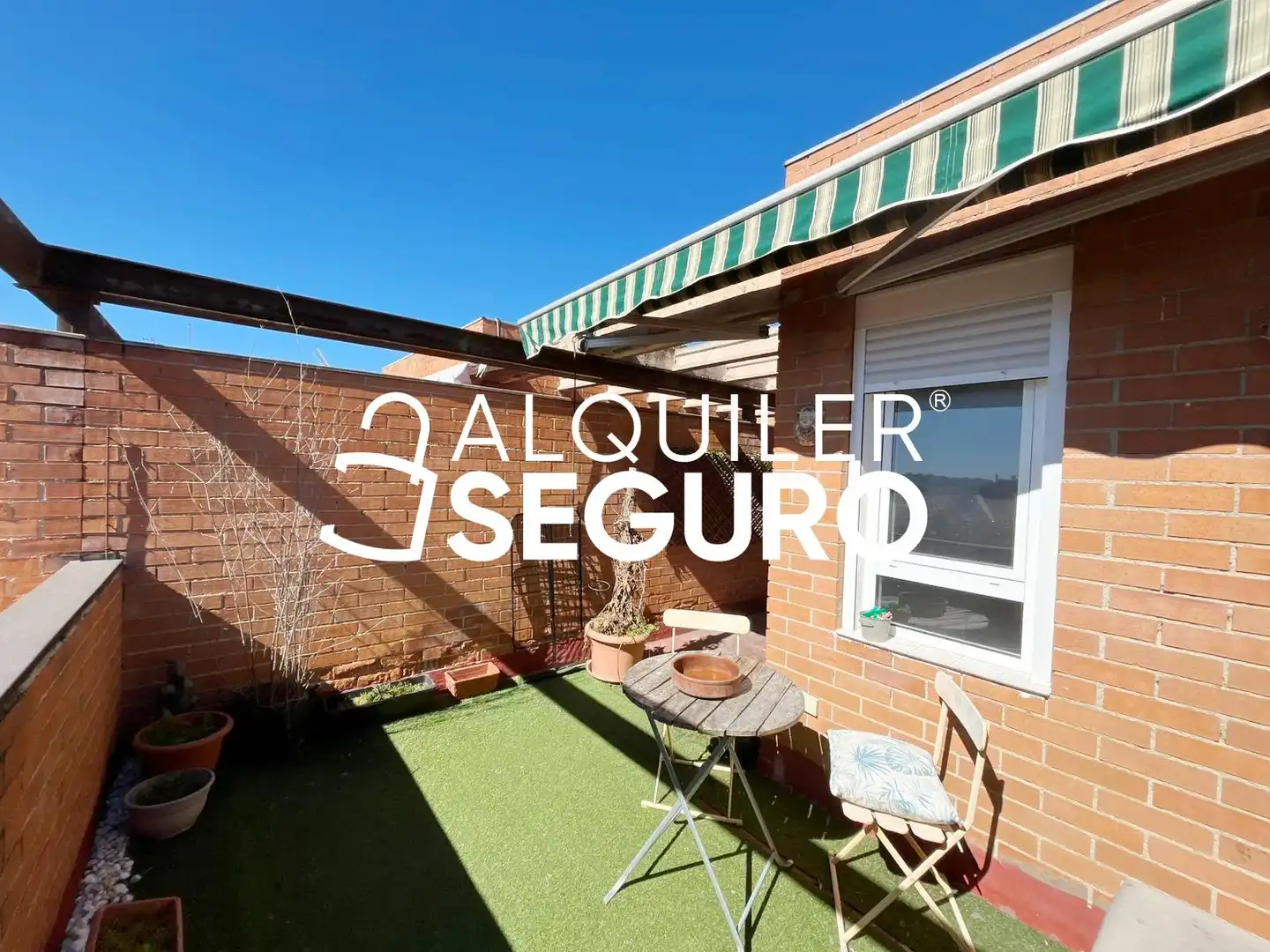 Exterior view of Flat for rent in  Madrid Capital  with Heating, Terrace and Furnished