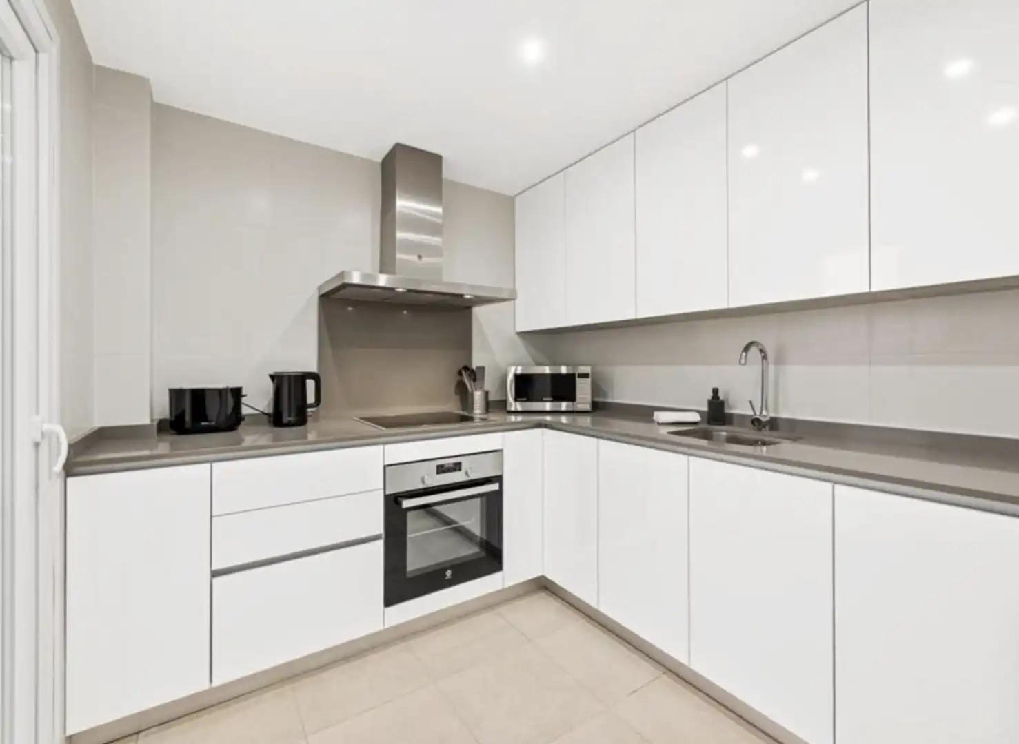 Cocina de Apartamento en venta en Marbella con Aire acondicionado, Calefacción y Terraza