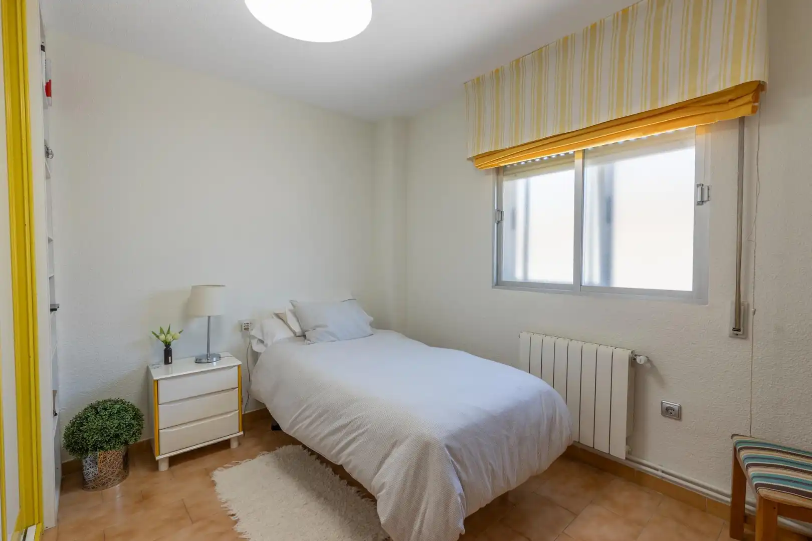 Schlafzimmer von Einfamilien-Reihenhaus zum Verkauf in Armilla mit Heizung und Abstellraum