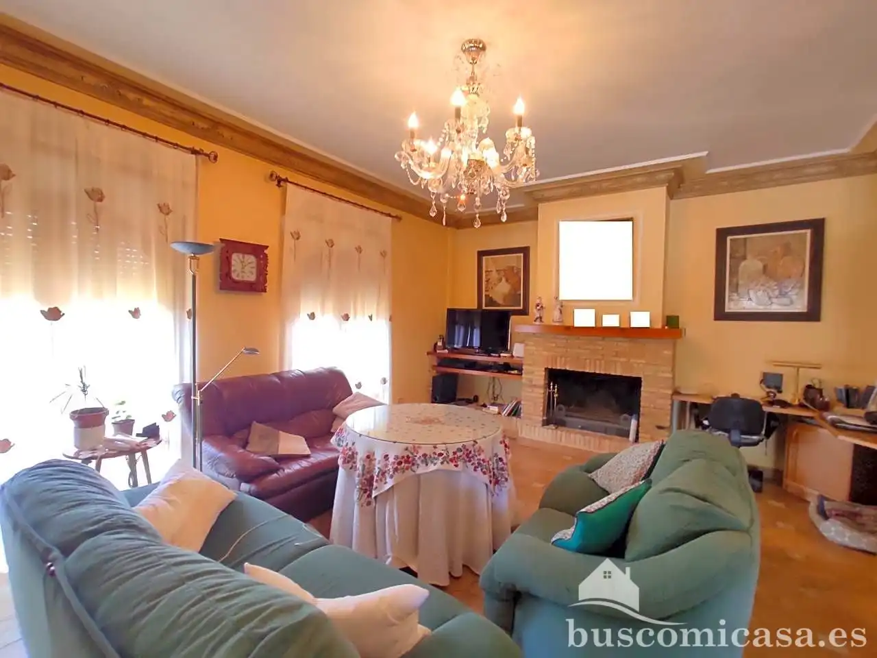 Sala d'estar de Casa o xalet en venda en Linares amb Aire condicionat, Calefacció i Jardí privat