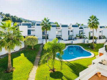 Doppelhaushälfte mit Pool zum Verkauf in El Montgó