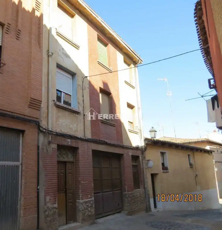 Vista exterior de Apartamento en venta en Navarrete con Calefacción, Parquet y Terraza