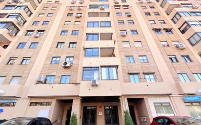 Exterior view of Flat for sale in  Madrid Capital  with Heating