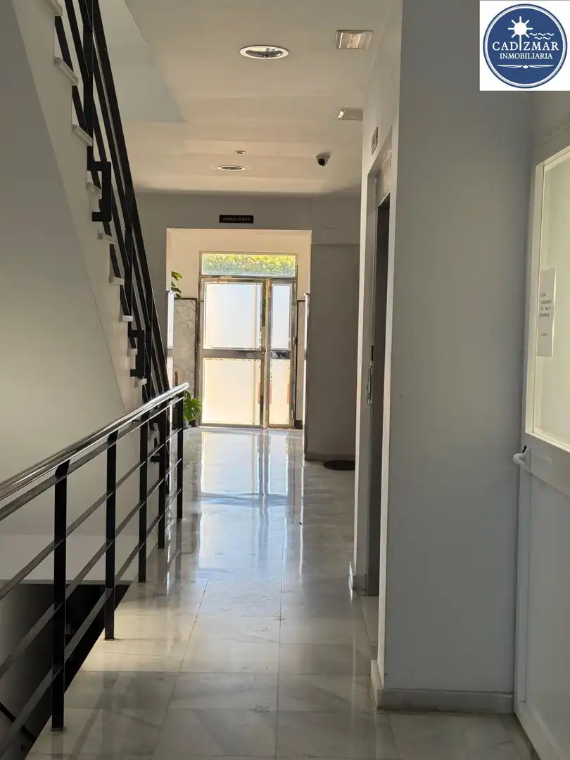 Ground floor for sale in Cádiz  with Storage room, Balcony and Alarm