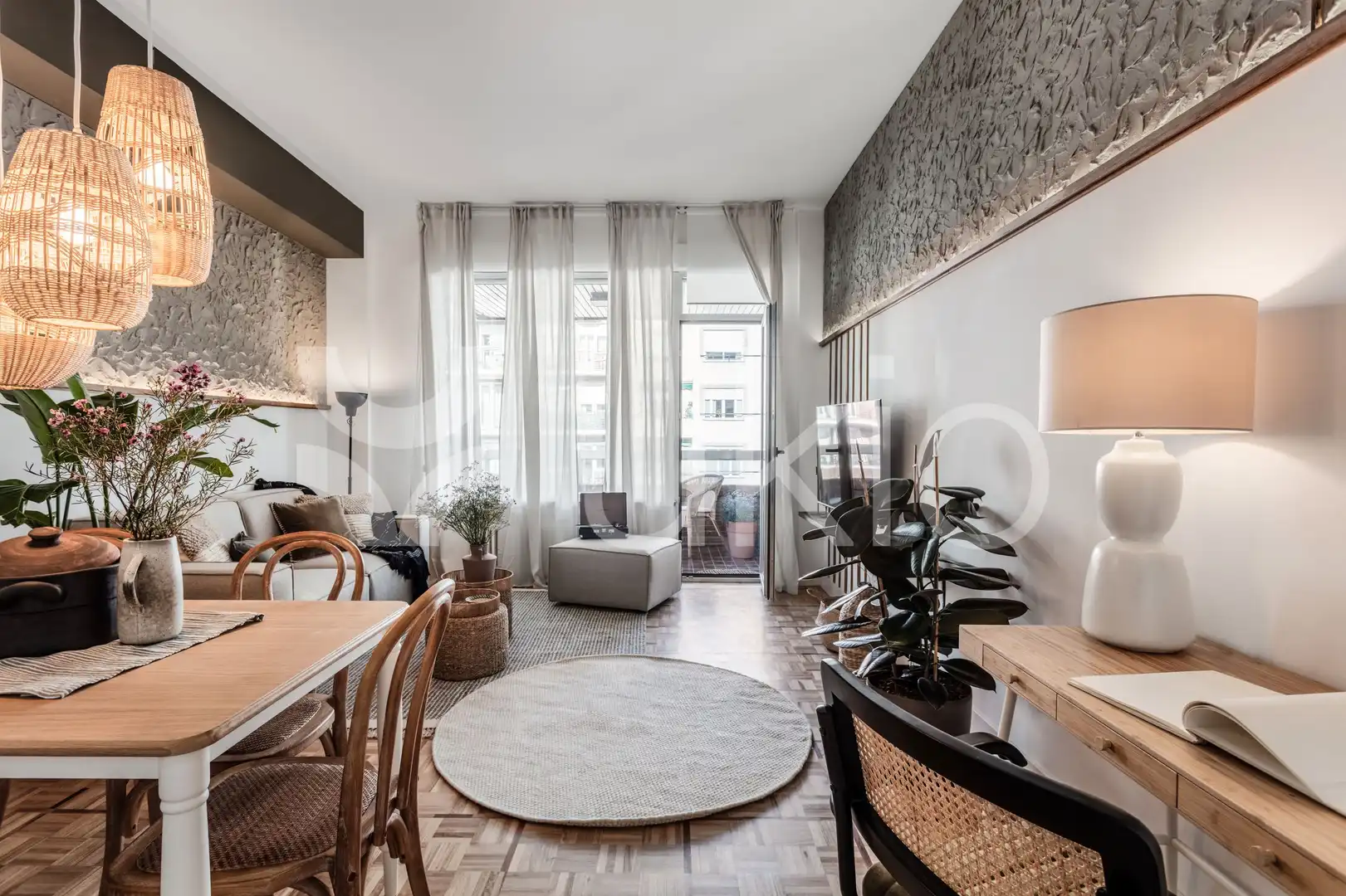 Living room of Flat for rent in Madrid  with Air Conditioner, Terrace and Furnished