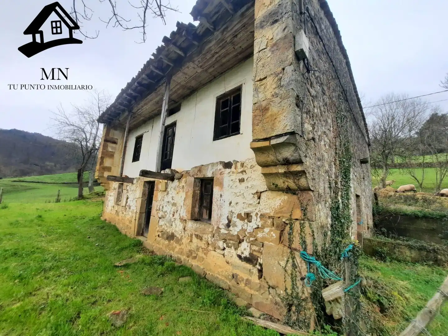Vista exterior de Finca rústica en venda en Villacarriedo amb Jardí privat