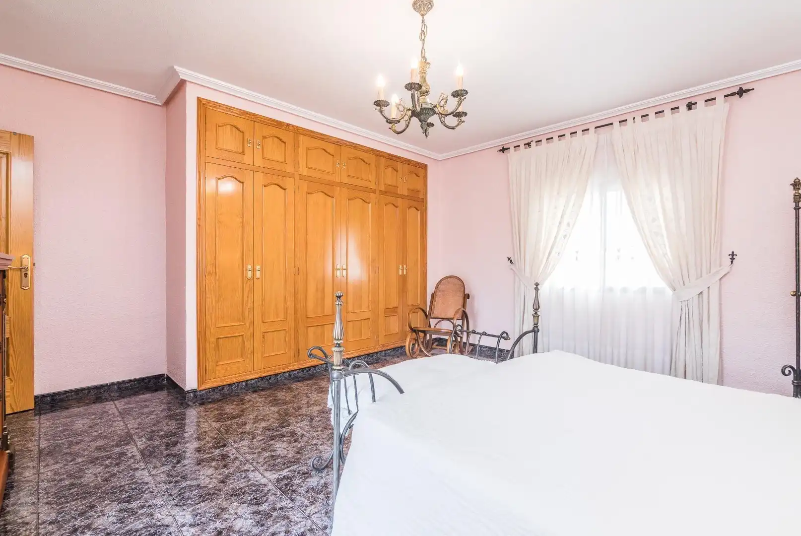 Dormitori de Casa o xalet en venda en Elche / Elx amb Aire condicionat, Jardí privat i Terrassa