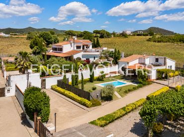 House with balcony for sale in Mas Mora - Sant Daniel