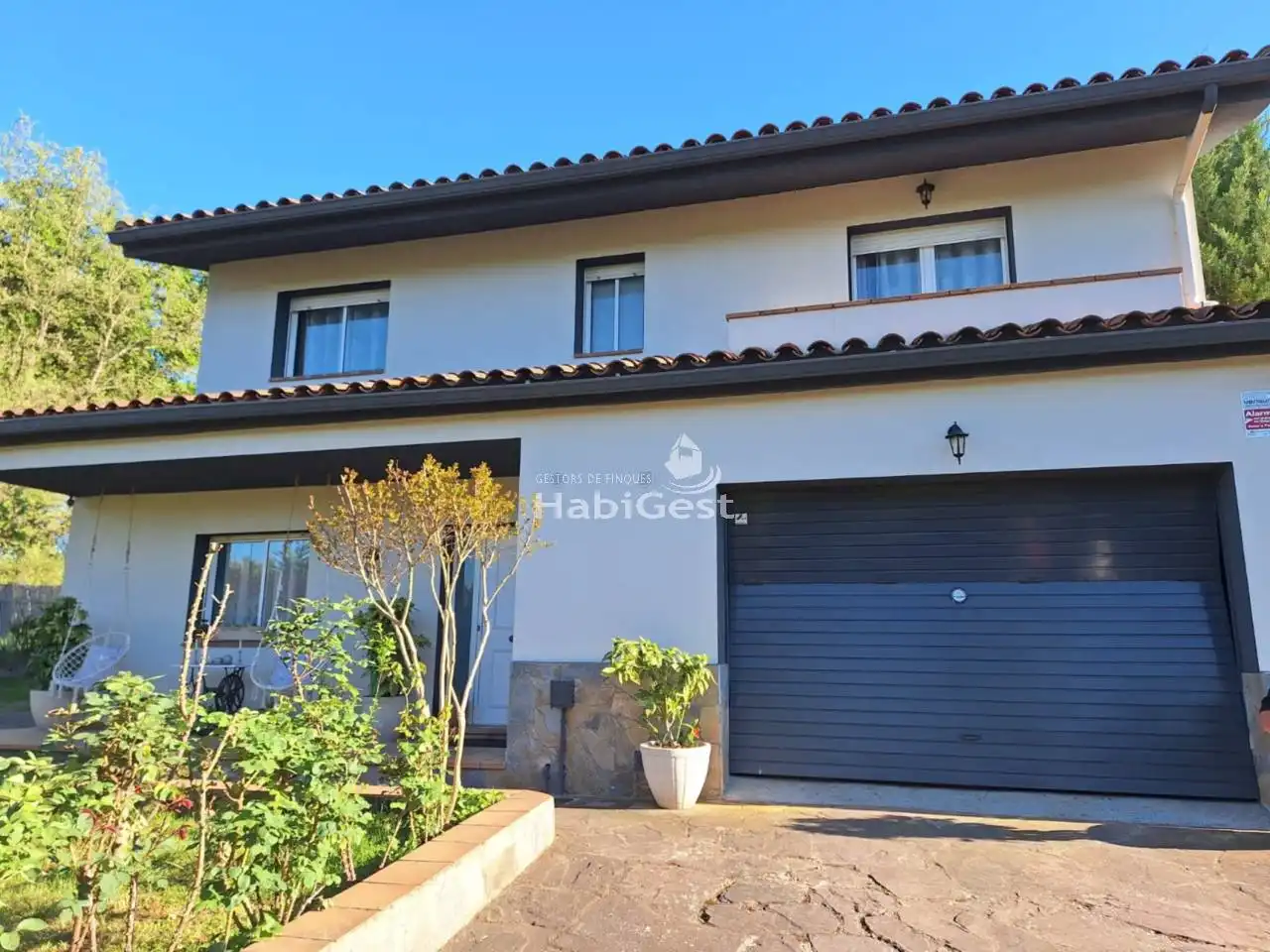 Vista exterior de Casa o xalet en venda en Vilobí d'Onyar amb Aire condicionat, Calefacció i Jardí privat