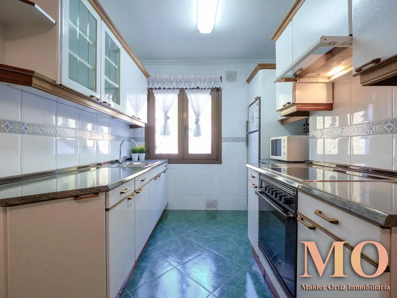 Cocina de Ático en venta en Bergara con Calefacción, Terraza y Trastero