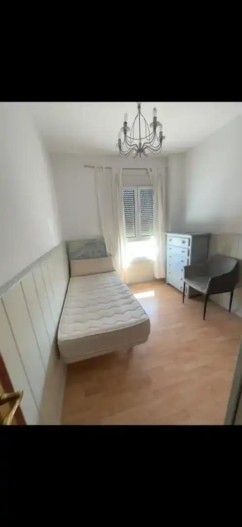 Habitación de Dúplex en venta en Carmona con Aire acondicionado, Jardín privado y Parquet
