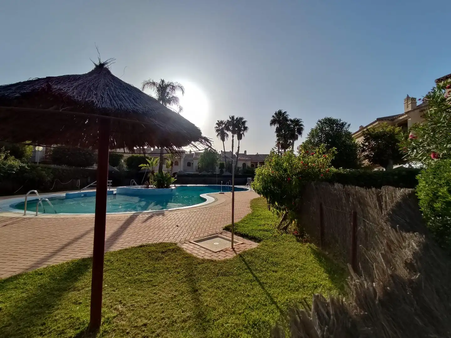 Piscina de Apartamento de alquiler en Rota con Jardín privado, Terraza y Amueblado
