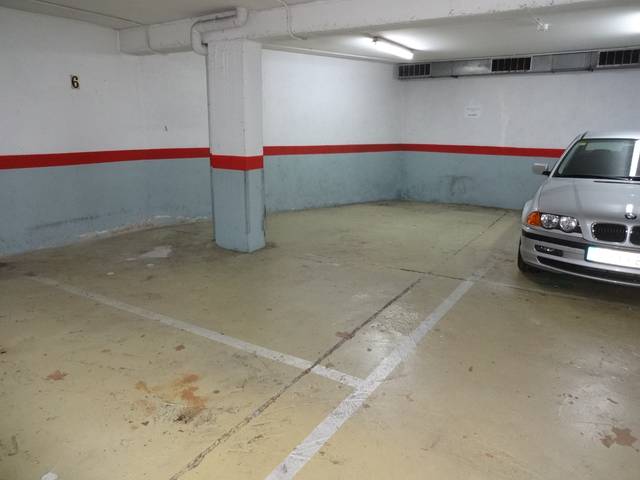 Garaje en Venta en Passeig de Fabra i Puig, 382 en El Turó de la Peira