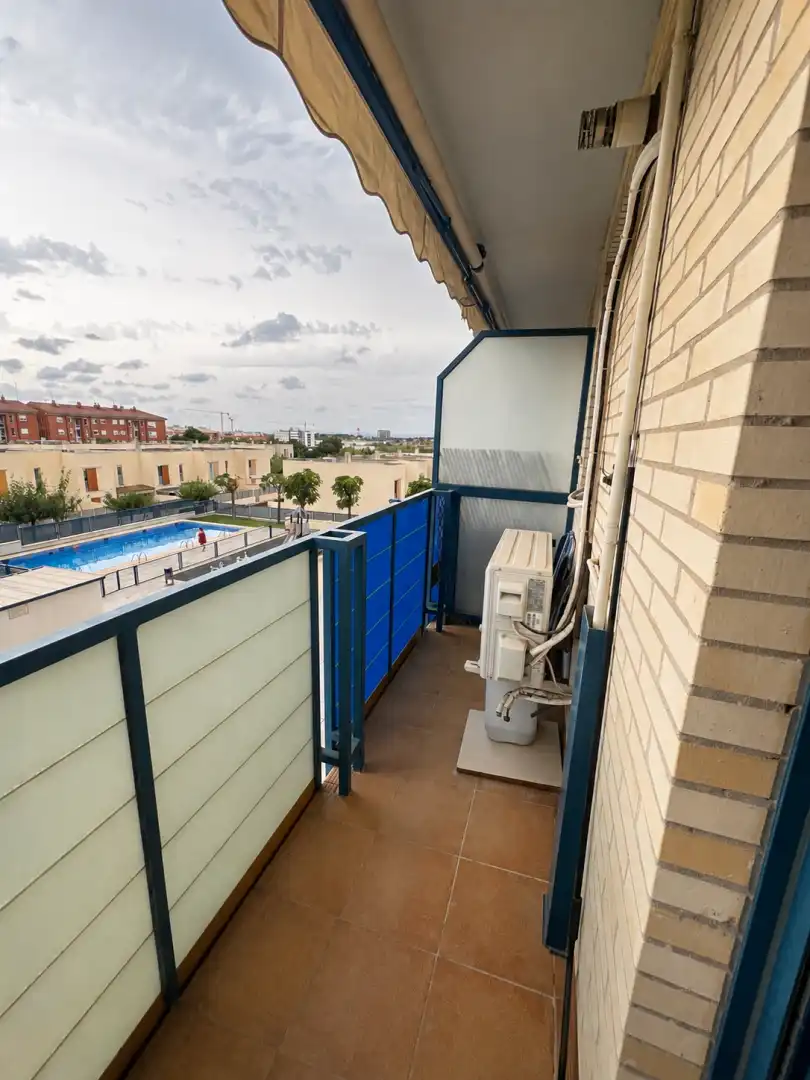 Terraza de Piso en venta en Paterna con Aire acondicionado, Calefacción y Piscina