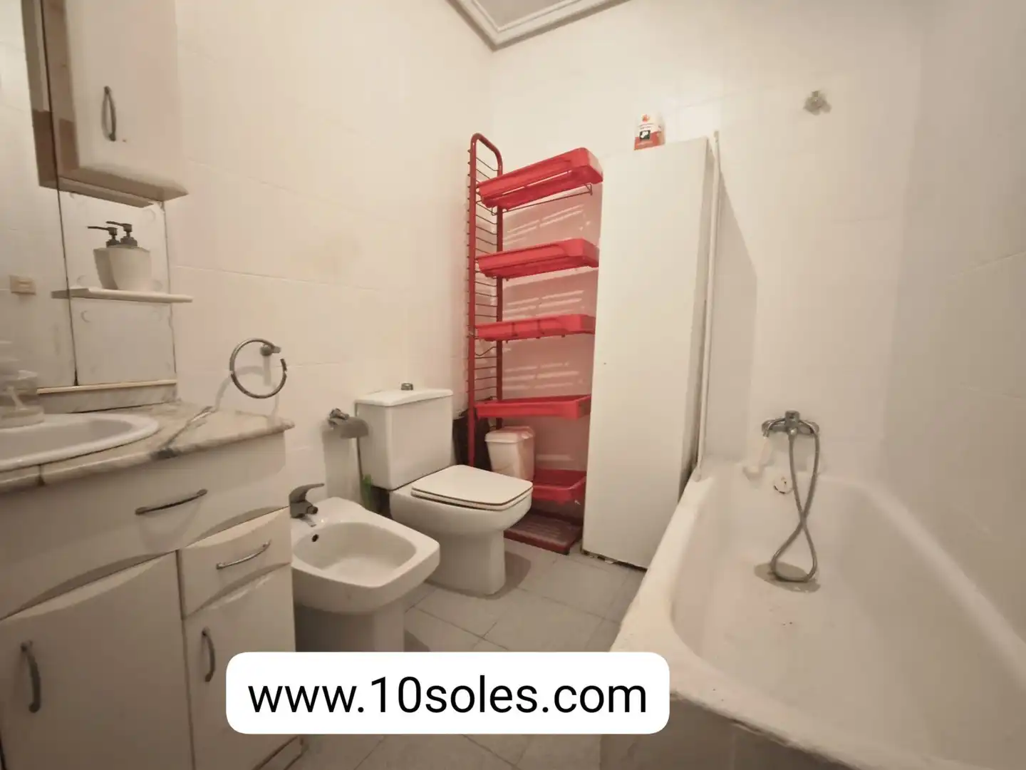 Badezimmer von Geschaftsraum zur Miete in Orihuela mit Möbliert