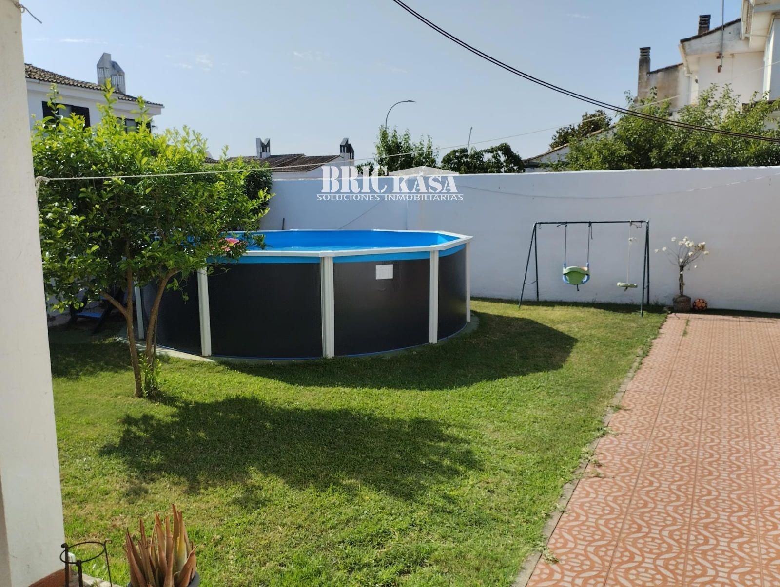 Piscina de Casa adosada en venda en Cáceres Capital amb Aire condicionat, Calefacció i Terrassa