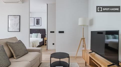 Foto 2 de Estudi per a compartir a Castillejos - Cuzco,  Madrid Capital