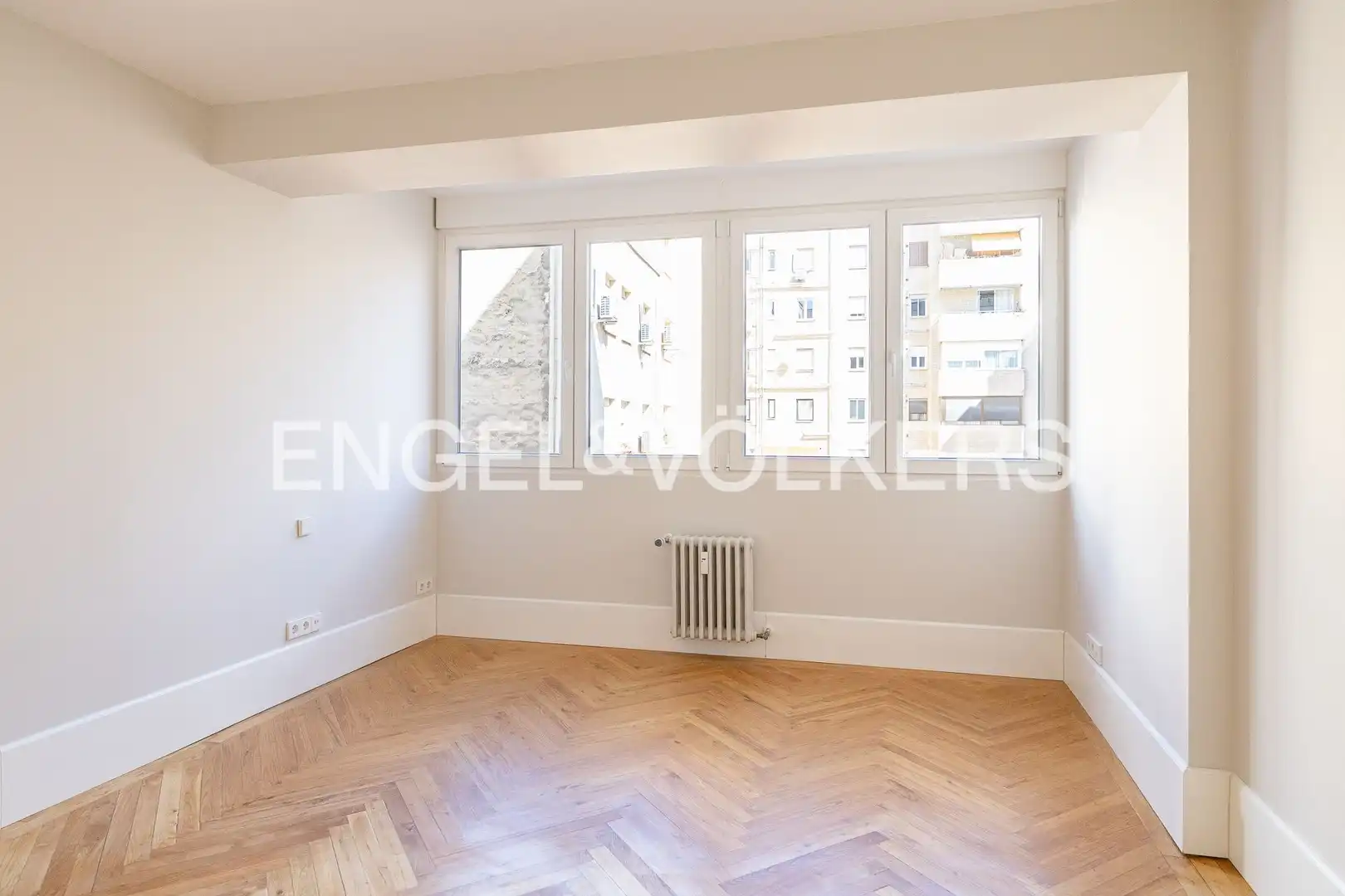 Schlafzimmer von Wohnung zur Miete in Madrid mit Klimaanlage, Heizung und Parkett