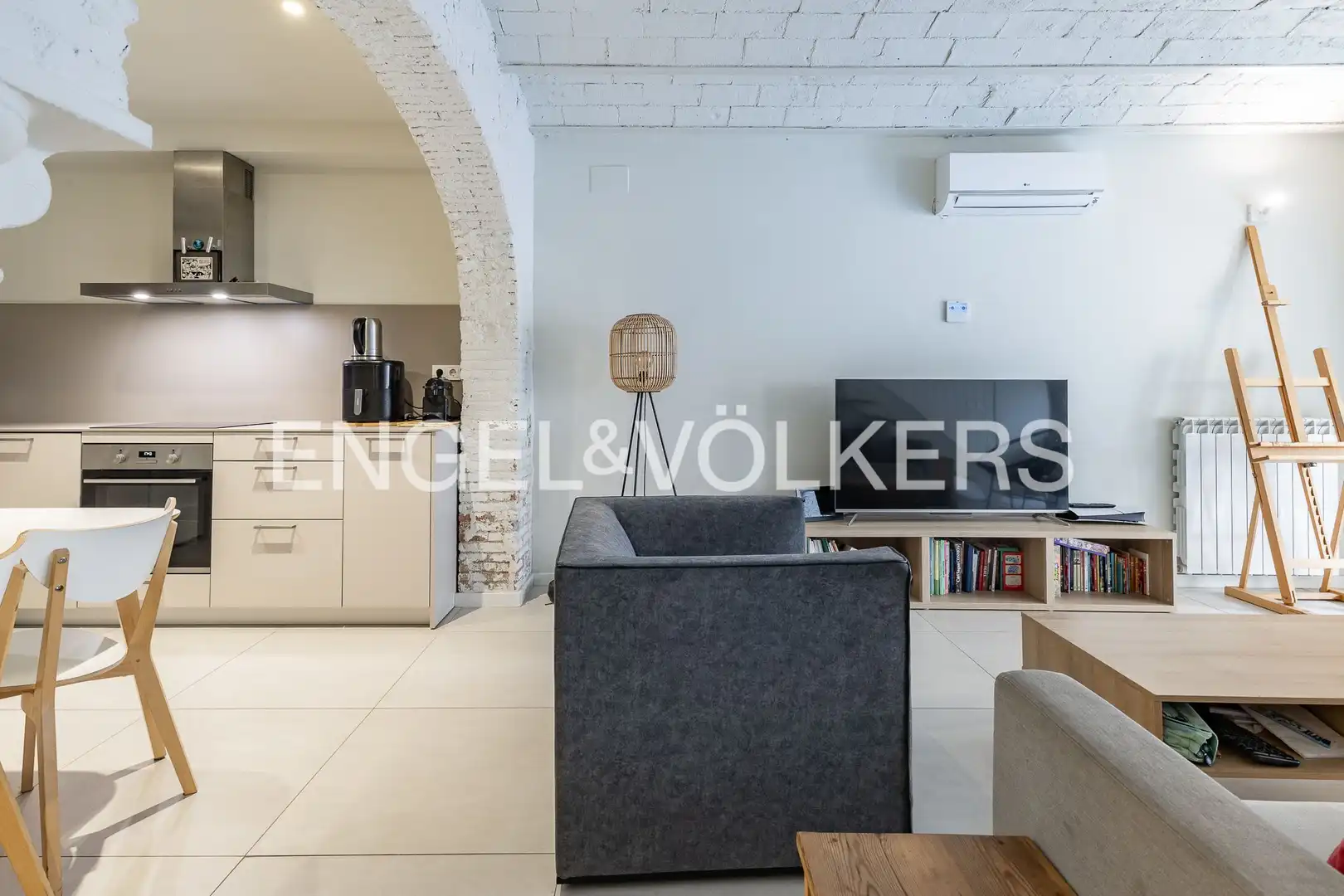 Sala d'estar de Dúplex en venda en Barcelona amb Aire condicionat, Calefacció i Parquet