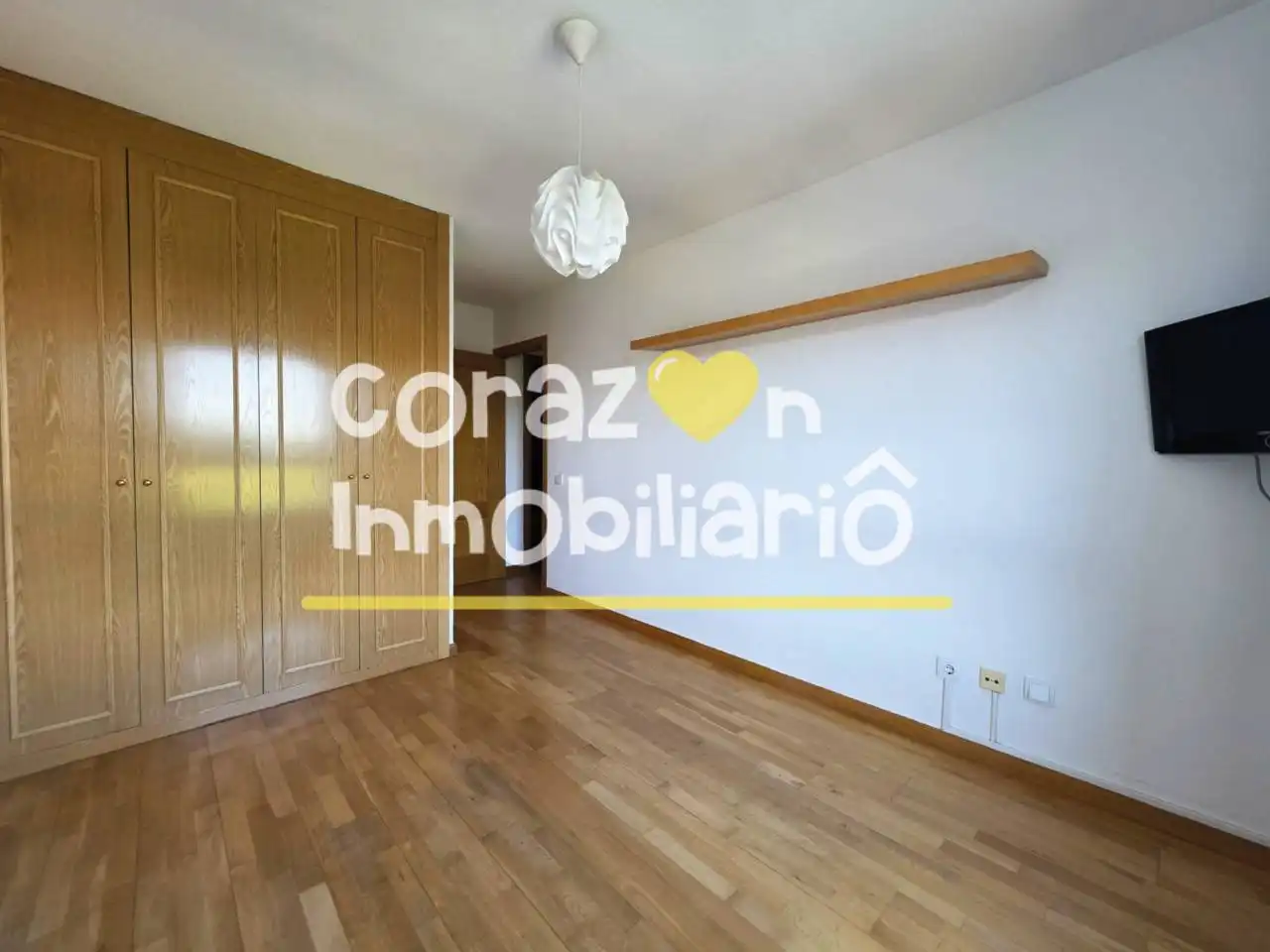 Exterior view of Flat for sale in Madrid  with Heating, Parquet flooring and Storage room