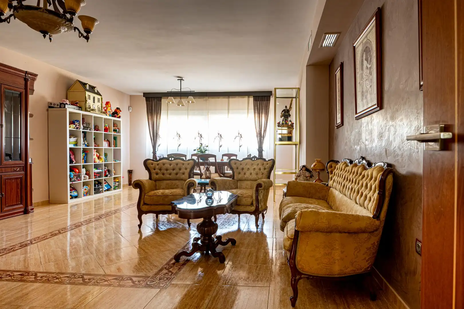 Sala d'estar de Casa o xalet en venda en La Guardia de Jaén amb Terrassa