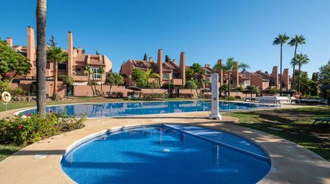 Foto 2 de Casa adosada en venda a Bahía de Marbella, Marbella