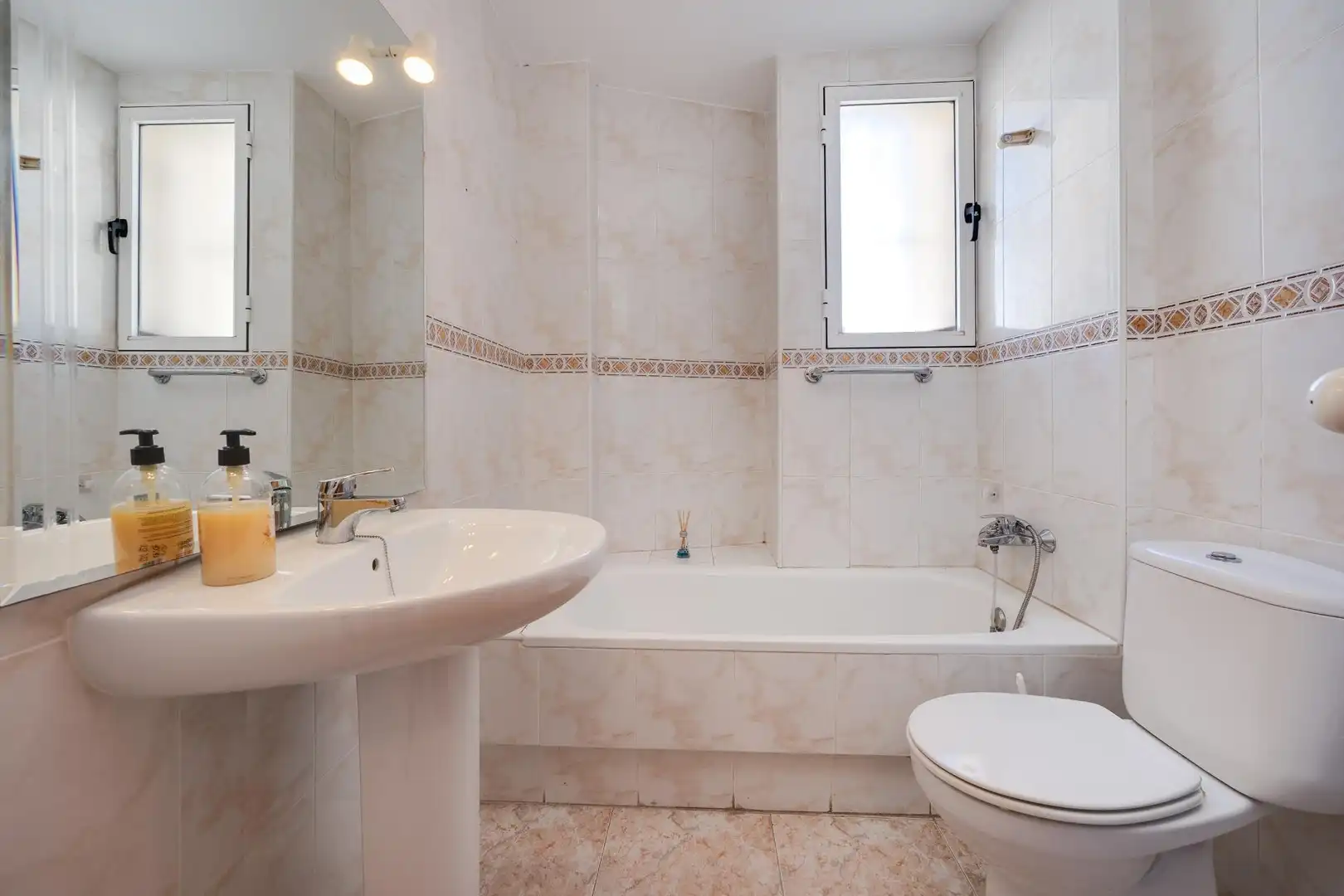 Baño de Casa o chalet en venta en Torrevieja con Jardín privado, Terraza y Trastero