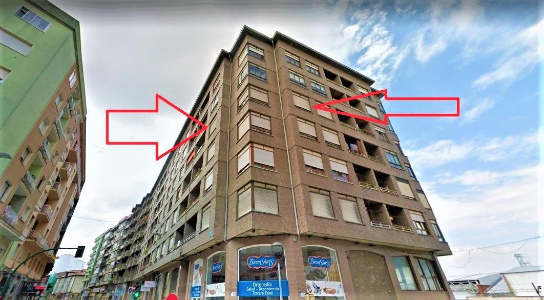 Vista exterior de Piso en venta en Torrelavega  con Calefacción, Terraza y Trastero