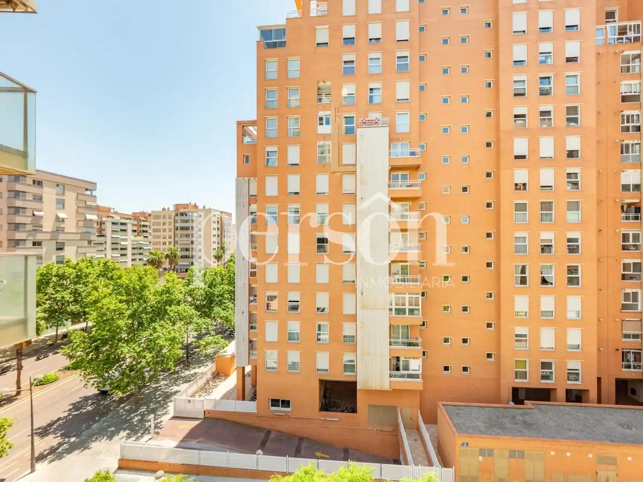 Exterior view of Flat for rent in Valencia  with Air Conditioner, Balcony and Community pool