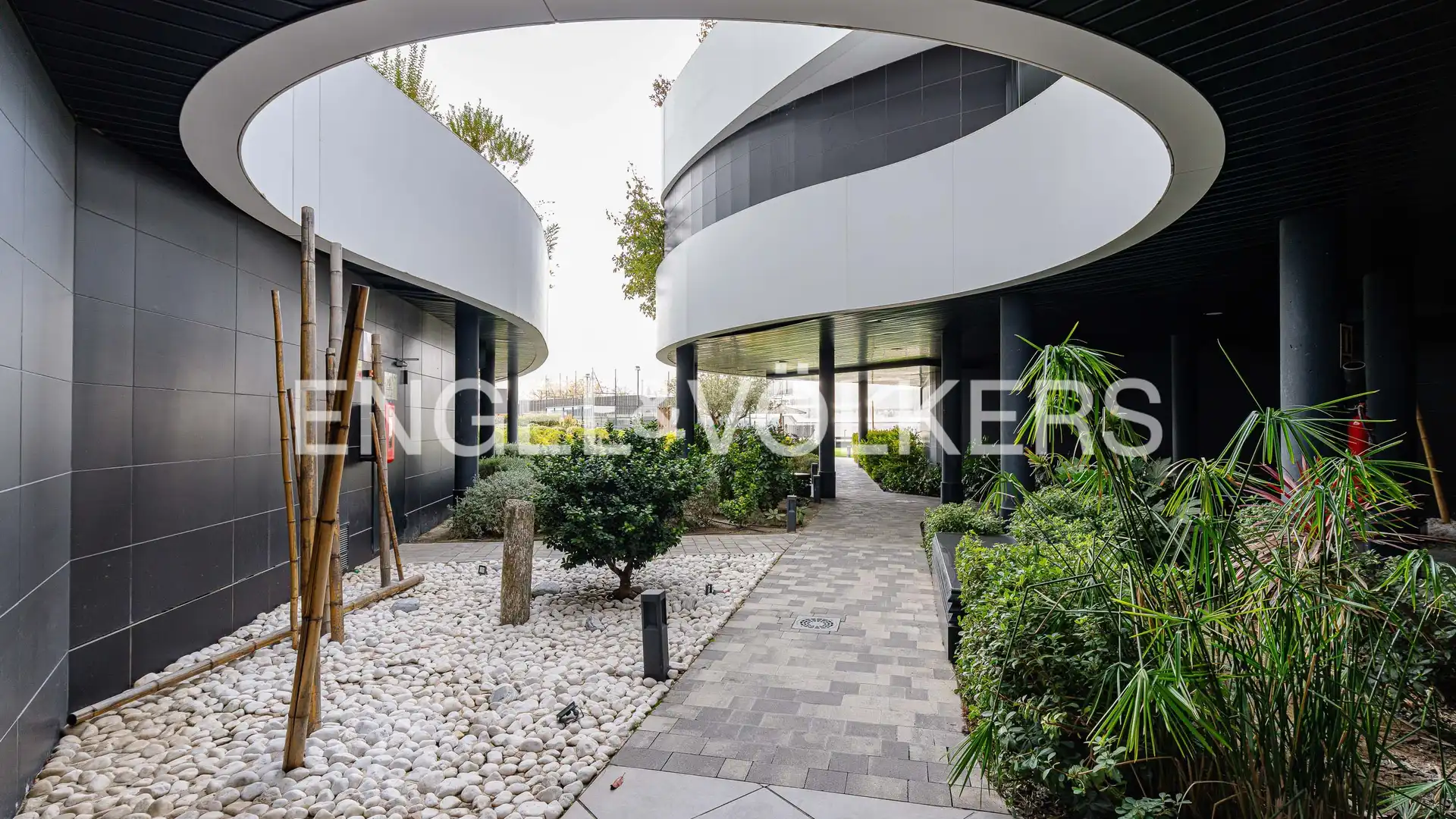 Exterior view of Flat for sale in  Madrid Capital  with Air Conditioner, Heating and Terrace