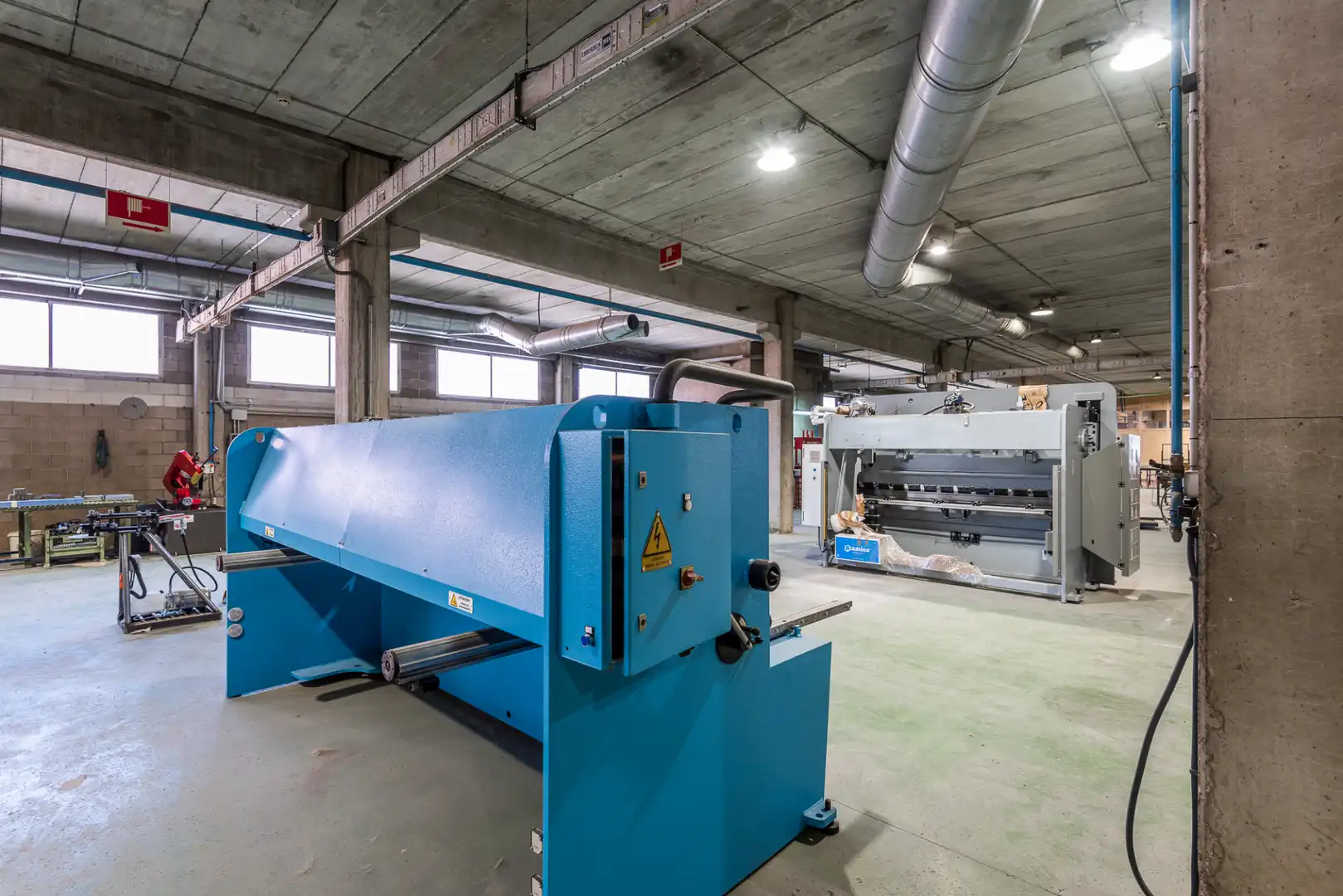 Industrial building with lift to rent in Almeda - El Corte Inglés, imagen 10