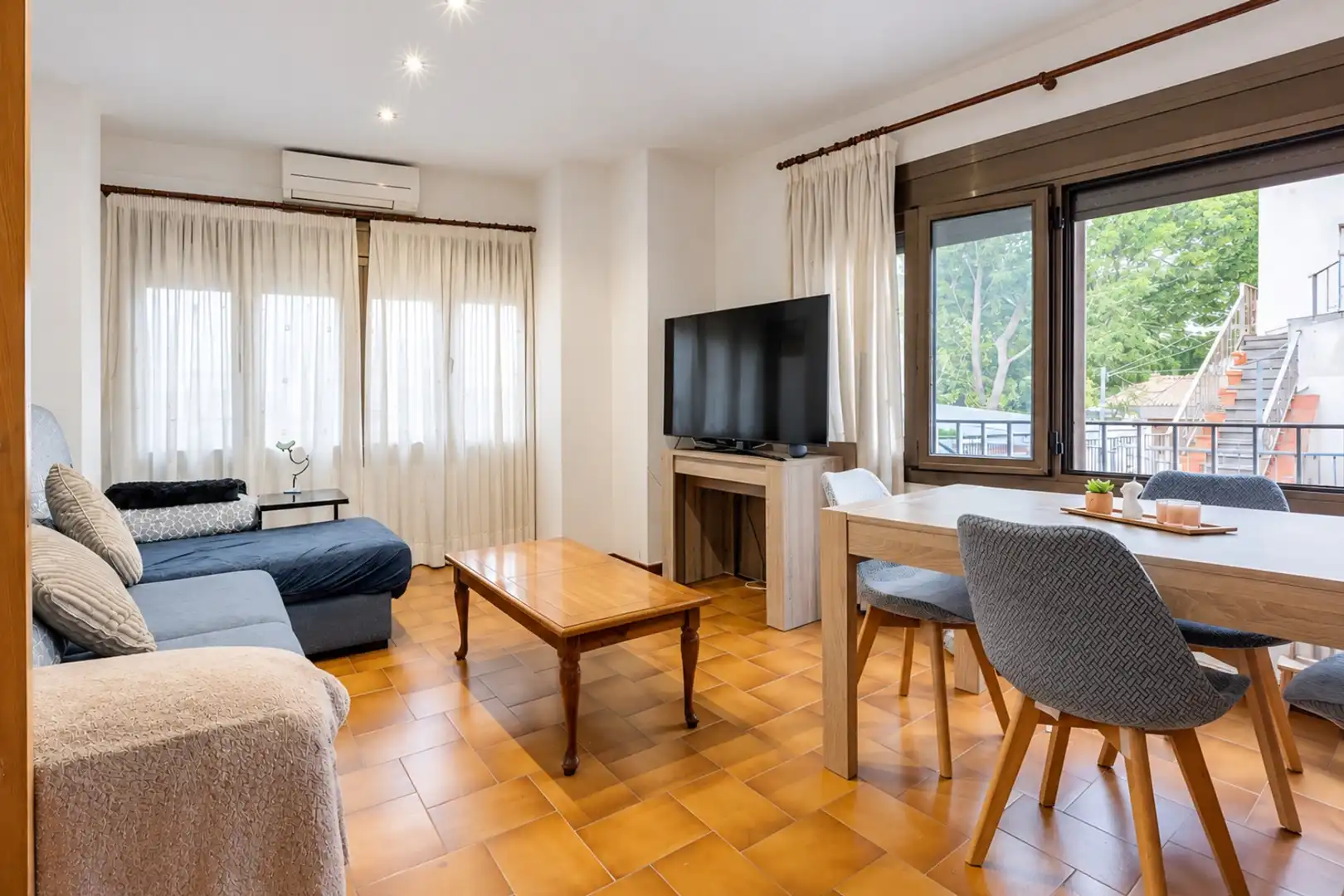 Sala d'estar de Casa adosada en venda en Carboneres - La Farella